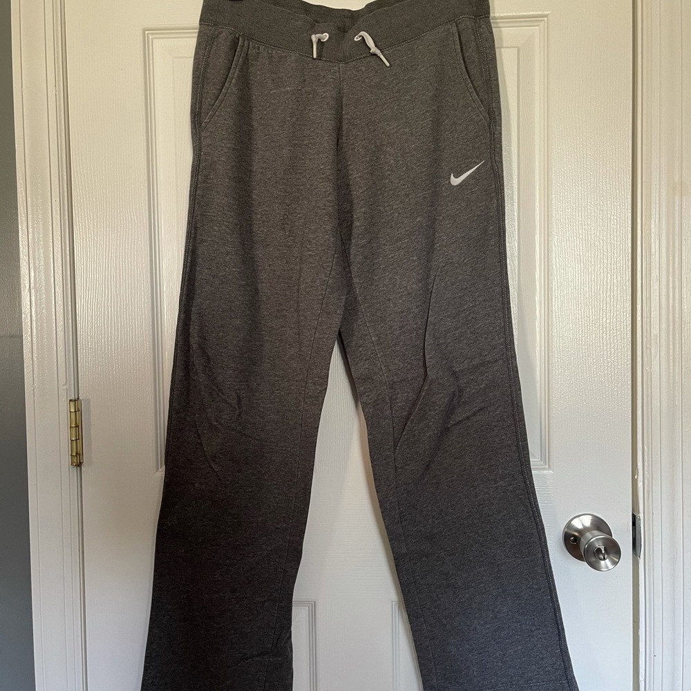 Nike sweatpants with string tie